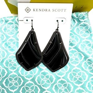 🖤 Kendra Scott Alexandra earrings Black Banded Agate and Gunmetal